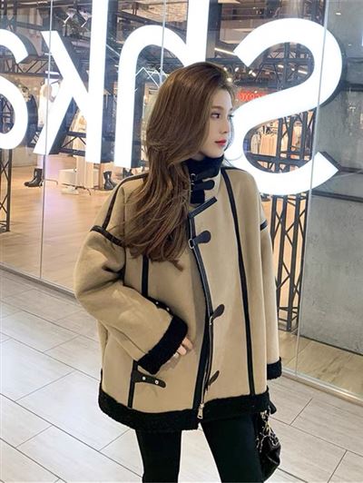 雜款女裝鹿皮絨外套款式貨源多多批發(fā)價17元一件，一手貨源歡迎代理，適合各大巿場，掃一掃圖片二維碼