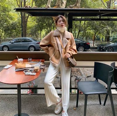 雜款女裝鹿皮絨外套款式貨源多多批發(fā)價17元一件，一手貨源歡迎代理，適合各大巿場，掃一掃圖片二維碼