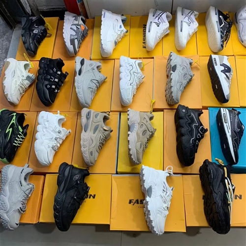 雜款男女鞋批發(fā)