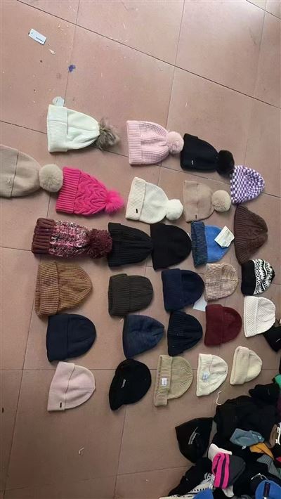 雜款毛?帽線?子， 一元 一個，3000個起批